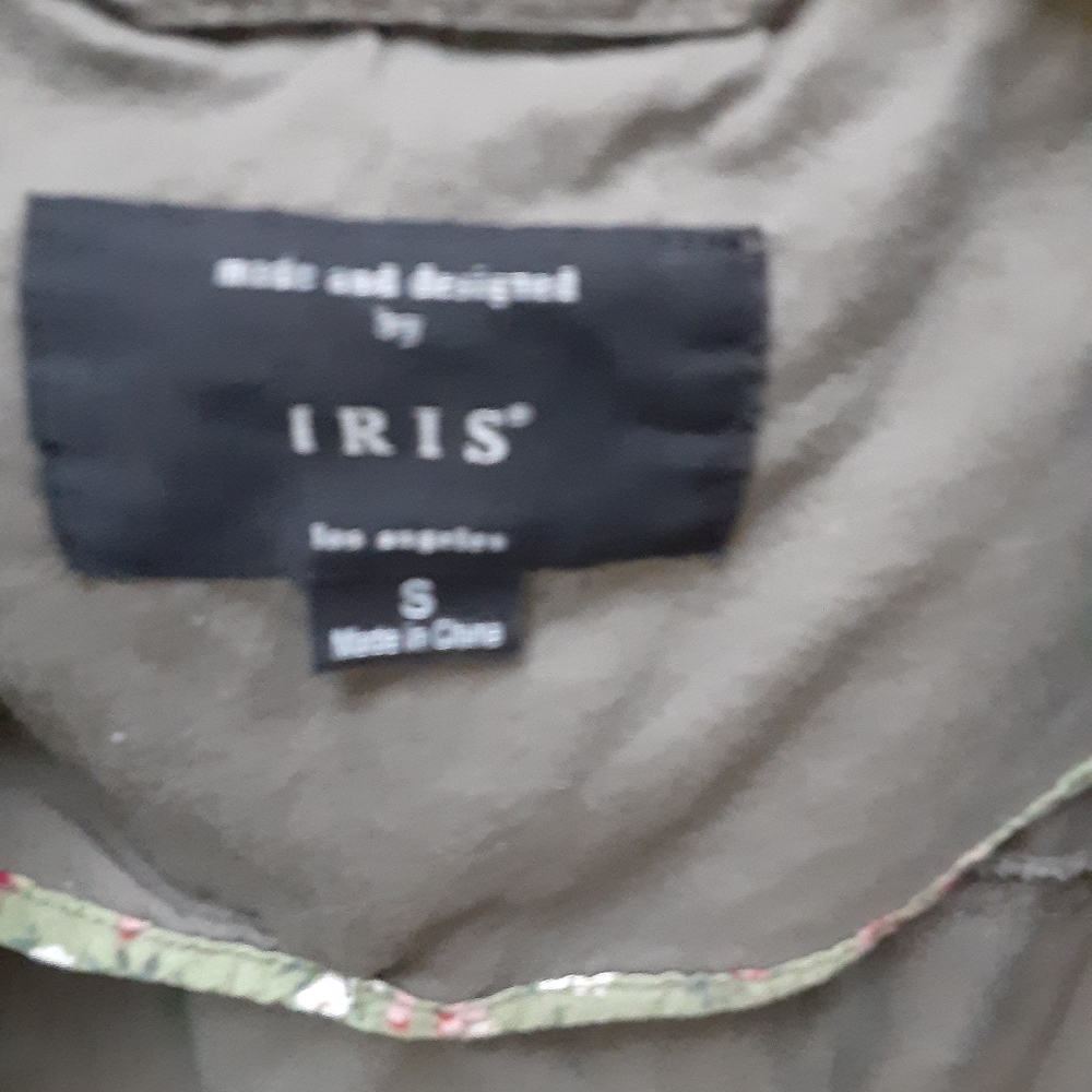 Vest - Picture 2 of 4